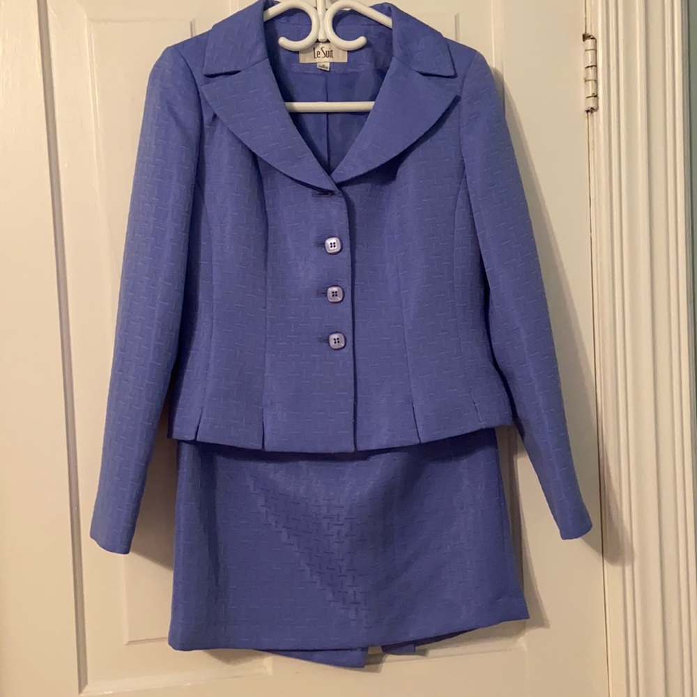 Le Suit 2 piece skirt suit in periwinkle
